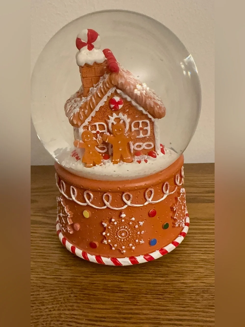 Gisela Graham Musical Gingerbread House Christmas Snow Globe EUC